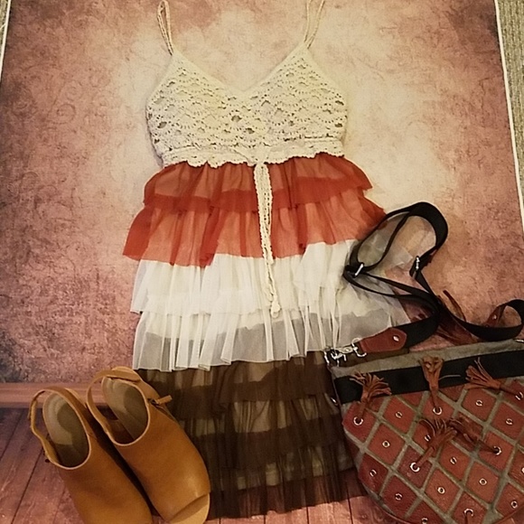 Chesley Dresses & Skirts - 💖LAST WEEK Chelsea Halter Dress